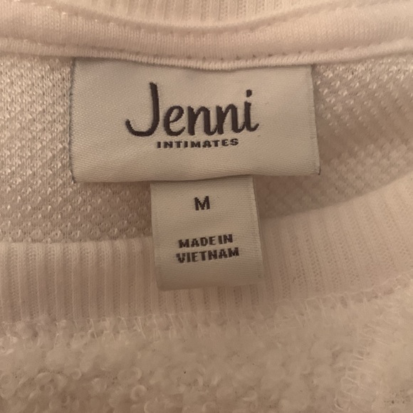 White cozy PJ top with pockets bought from simon’s - Picture 4 of 4